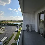 Lagoon Park Apartments With Beach View